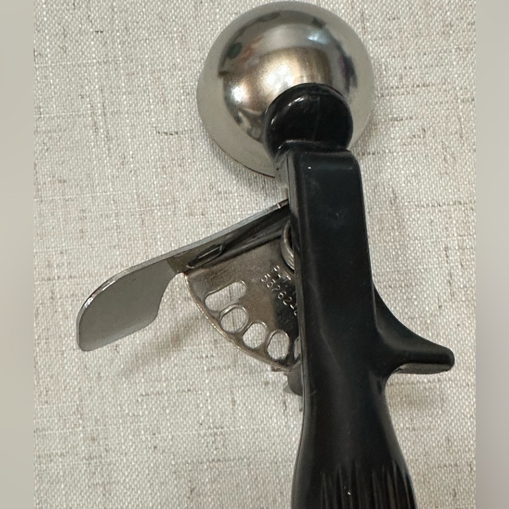 Premium Silver Ice Cream Scoop with Black Handle - Picture 5 of 8